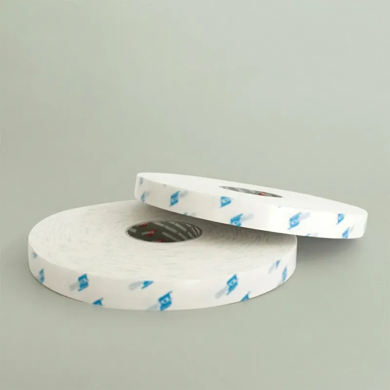 Nastro biadesivo spugnoso (bianco) - 25 mm x 50 m